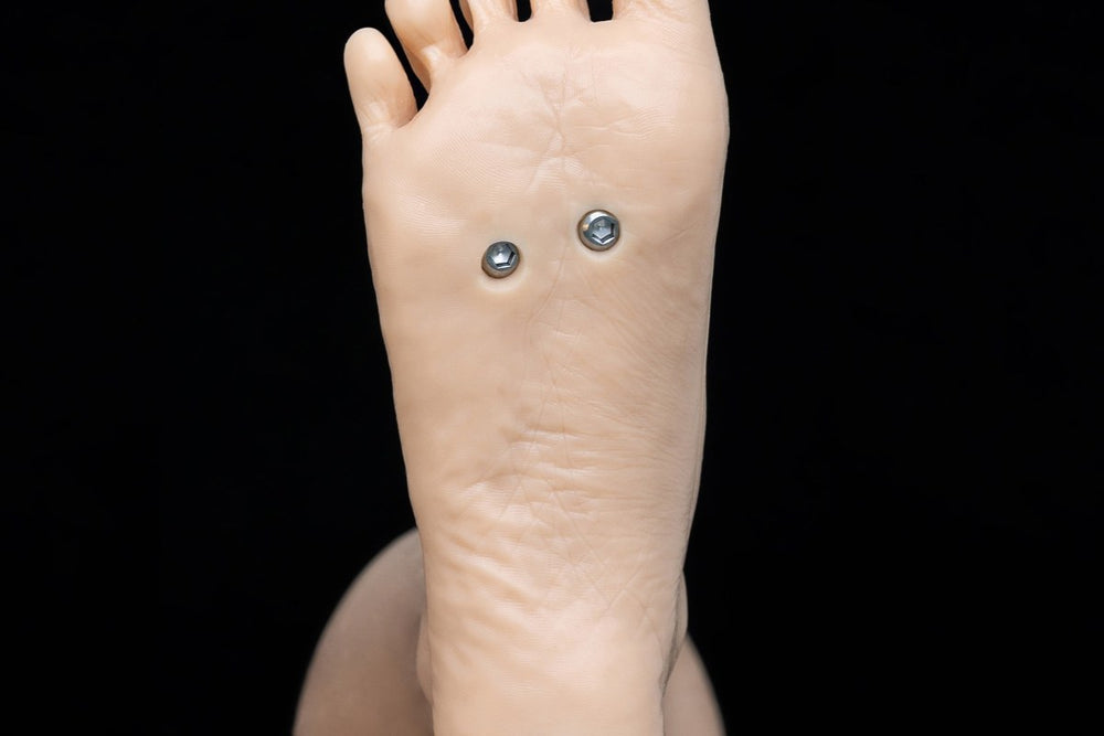 Standing Feet and Foot Care: Screws, Pressure, and Safe Display